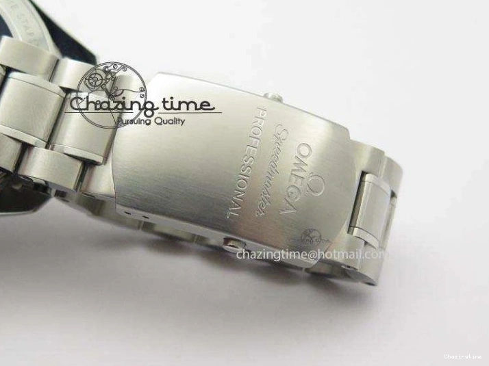 0516 Efficient Speedmaster JHF SS Snoopy Award 45th Anniversary White dial On SS Bracelet 8239